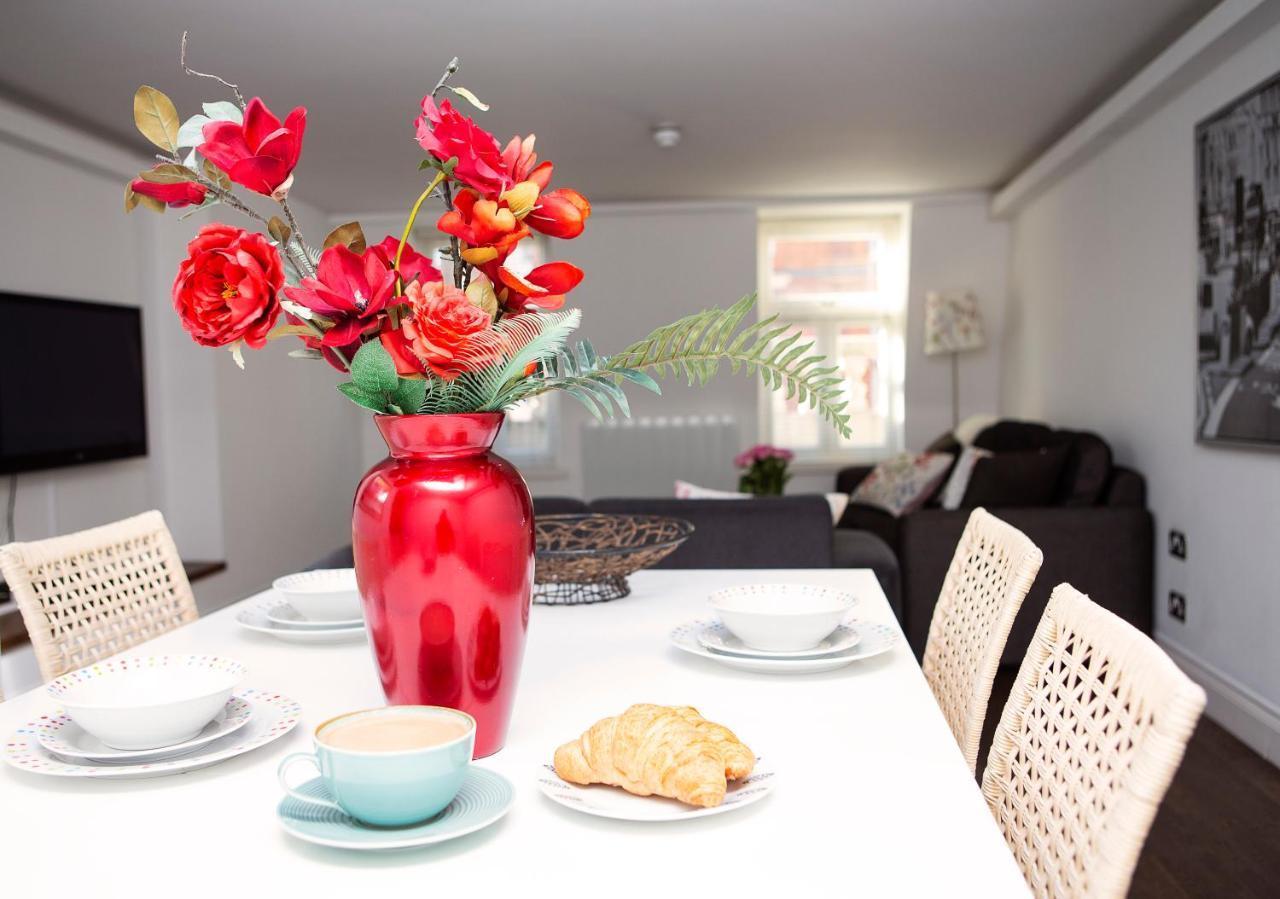 Apt 3, Trafalgar Sq Duplex, 3Rd & 4Th Floor By Indigo Flats Лондон Экстерьер фото