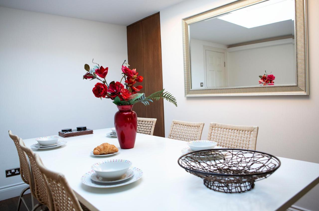 Apt 3, Trafalgar Sq Duplex, 3Rd & 4Th Floor By Indigo Flats Лондон Экстерьер фото